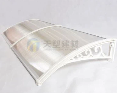 Cymylau Gwyn ffafriol canopi